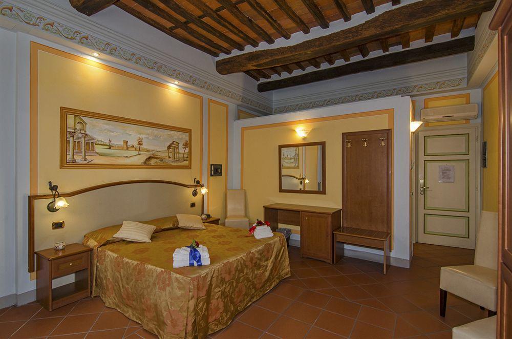 Dimora Dei Guelfi Luxury Rooms 루카 외부 사진
