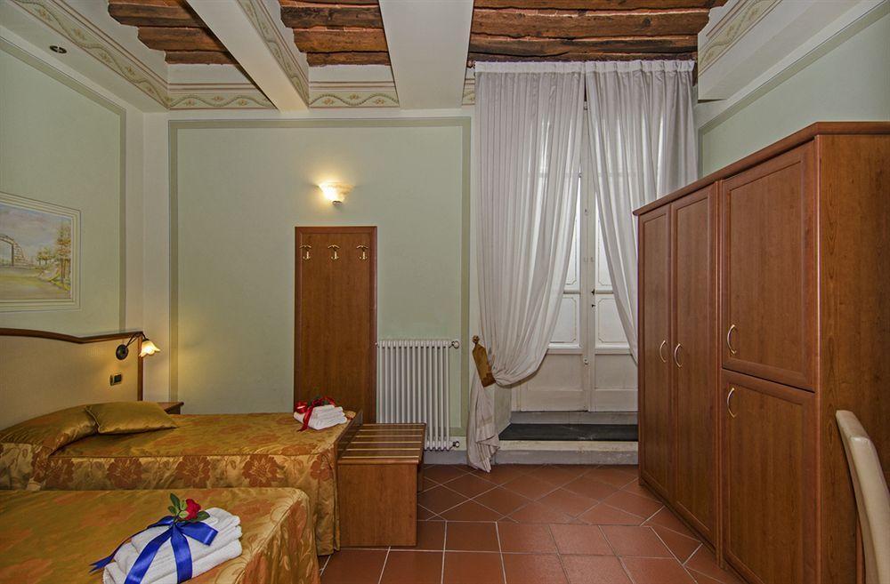Dimora Dei Guelfi Luxury Rooms 루카 외부 사진