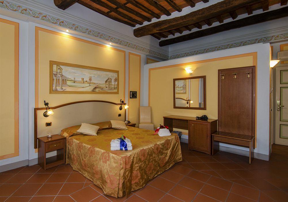 Dimora Dei Guelfi Luxury Rooms 루카 외부 사진