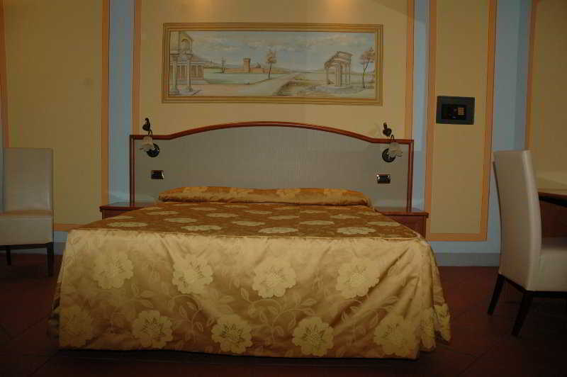 Dimora Dei Guelfi Luxury Rooms 루카 외부 사진