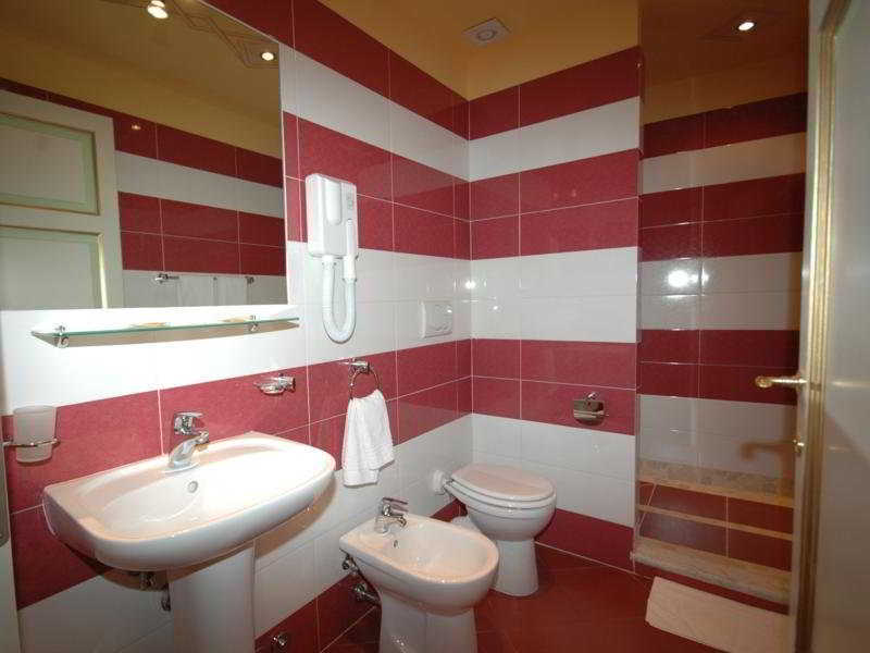 Dimora Dei Guelfi Luxury Rooms 루카 외부 사진