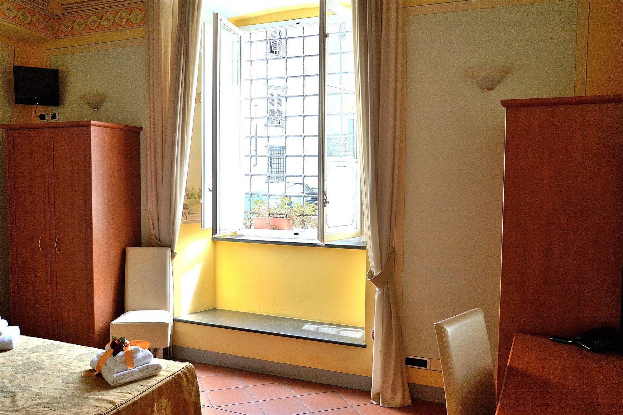 Dimora Dei Guelfi Luxury Rooms 루카 외부 사진