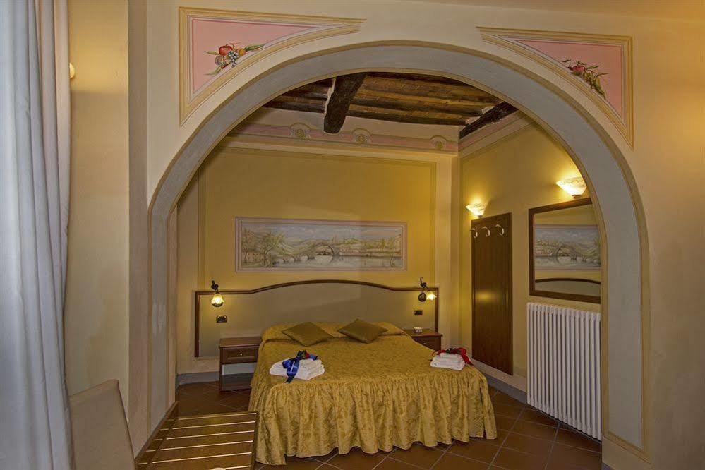 Dimora Dei Guelfi Luxury Rooms 루카 외부 사진