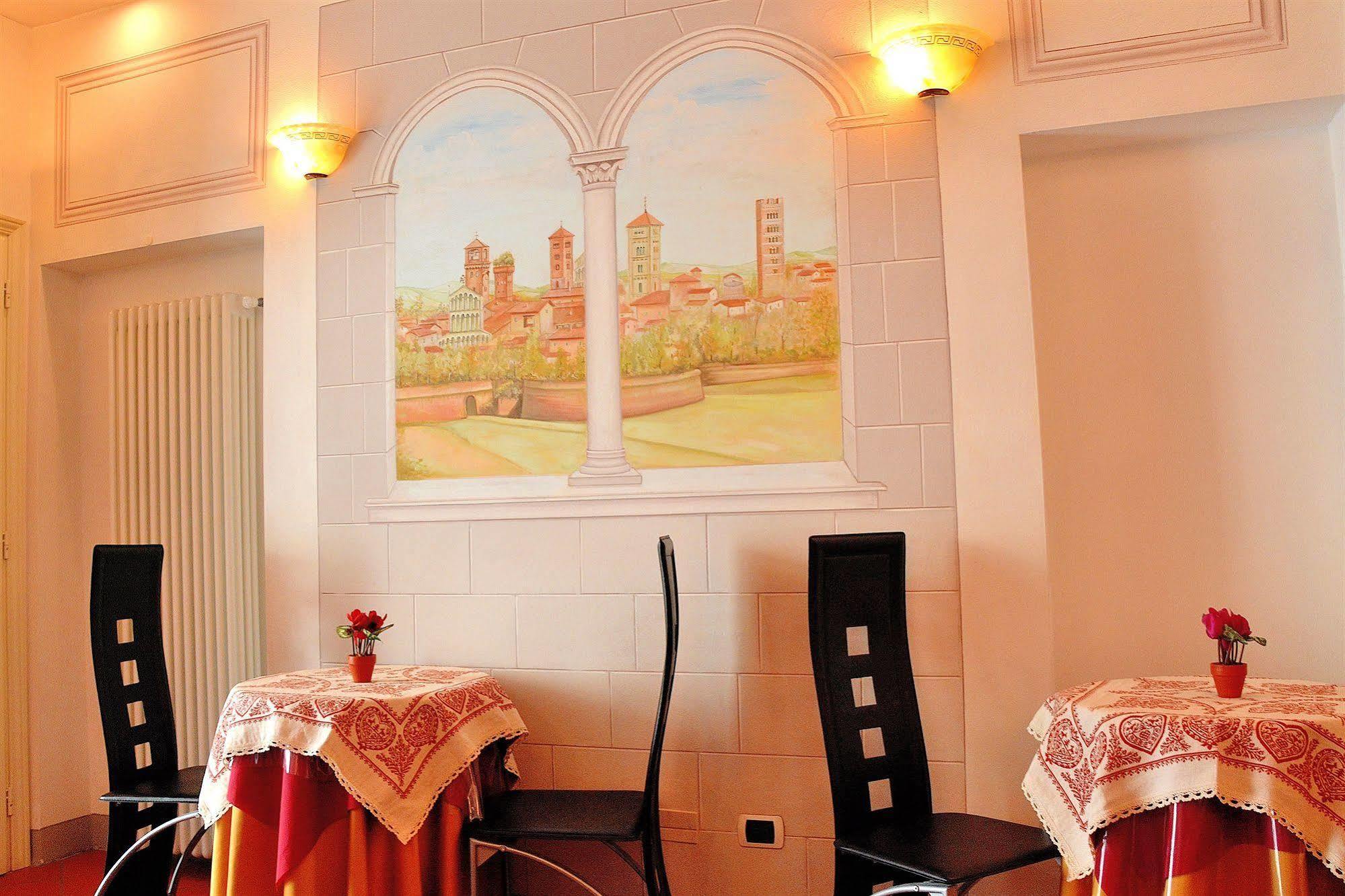 Dimora Dei Guelfi Luxury Rooms 루카 외부 사진
