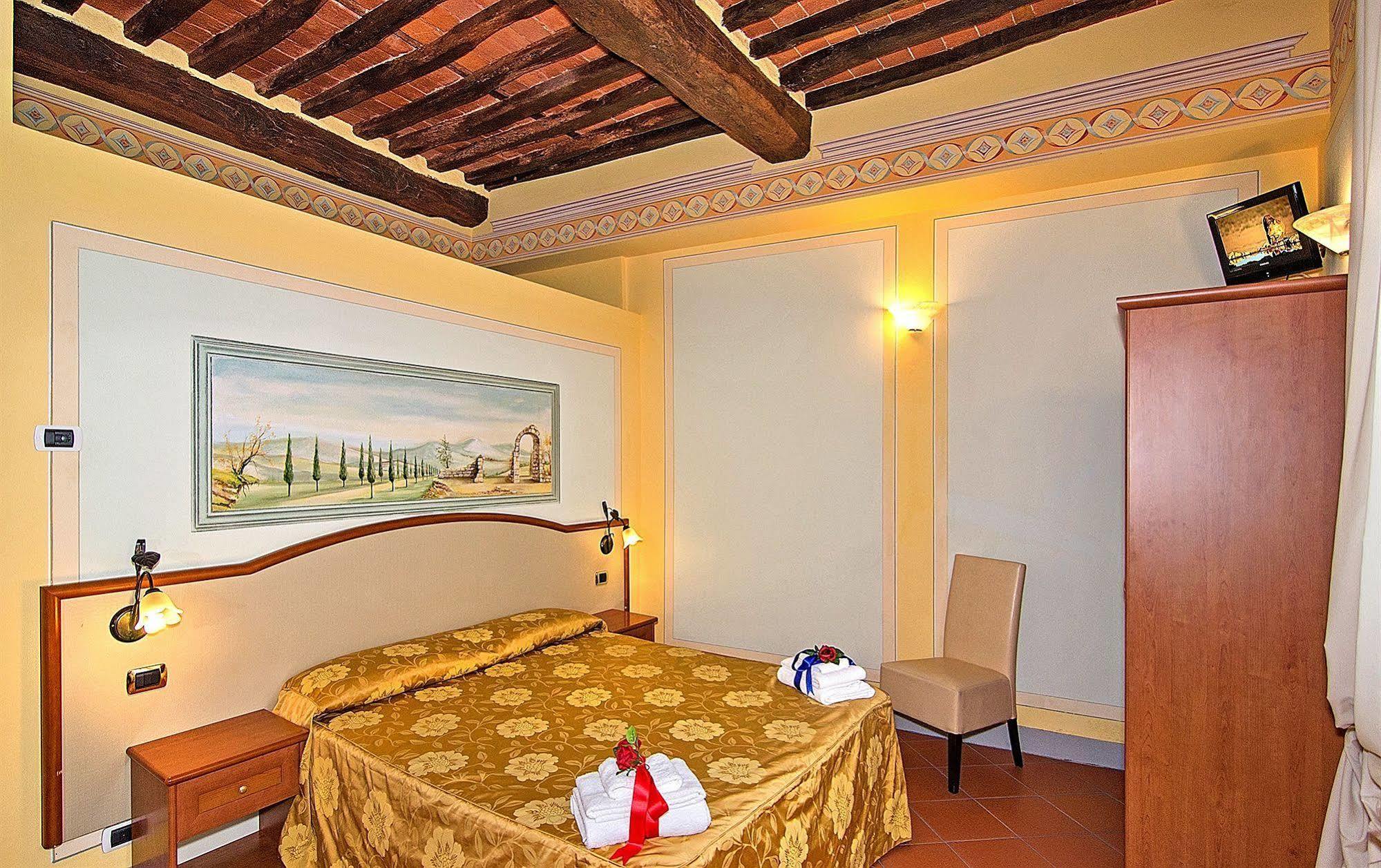 Dimora Dei Guelfi Luxury Rooms 루카 외부 사진